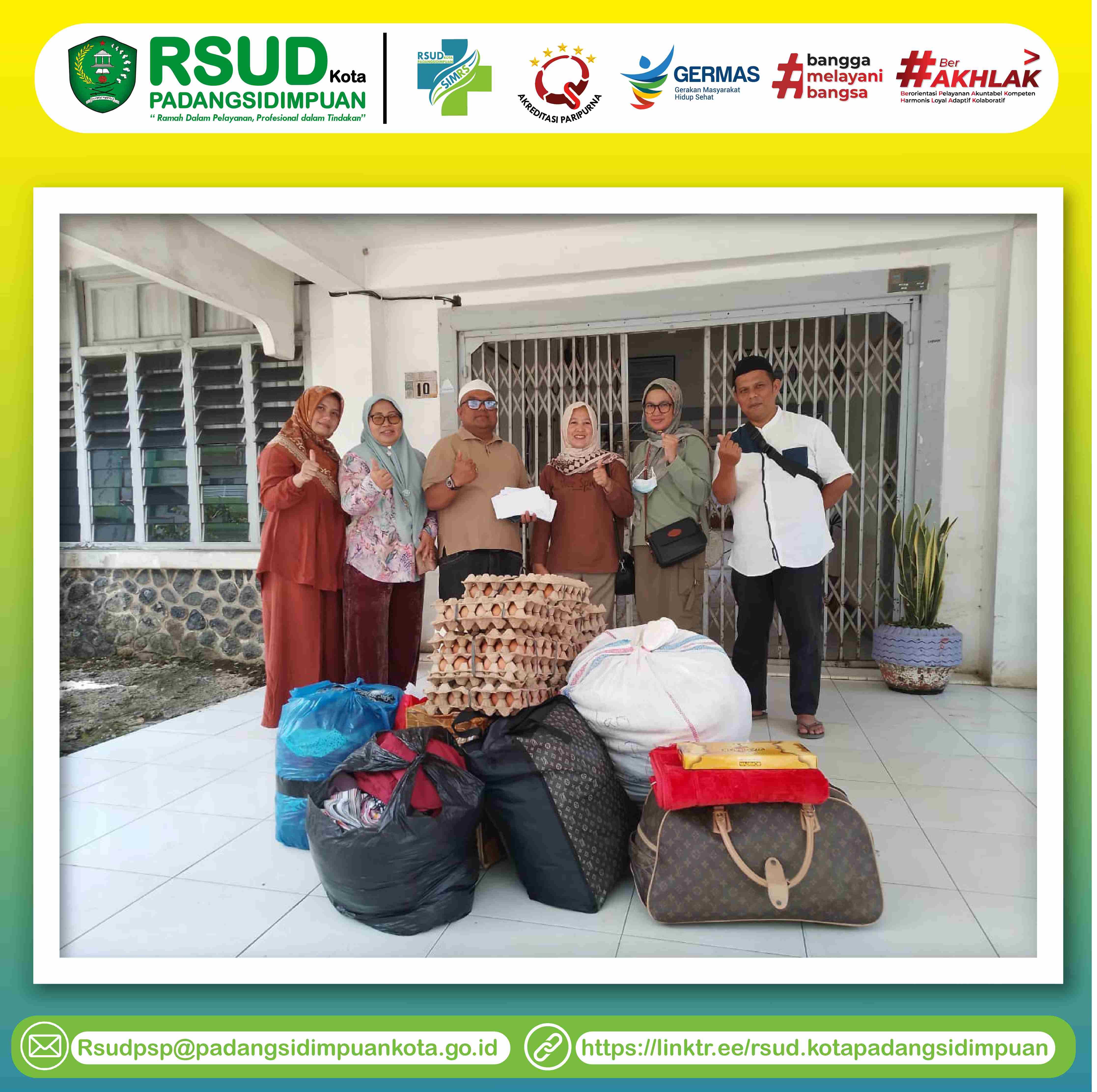 Bantuan Tim Rsud Kota padangsidimpuan untuk para saudara - saudara kita yang terkena dampak banjir bandang dan tanah Longsor di kota padangsidimpuan sekitarnya. Image